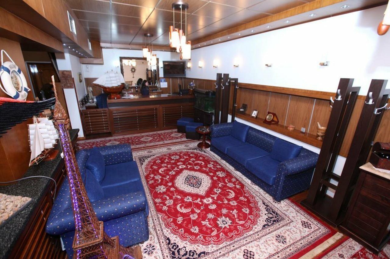 Antipatrea Hotel Берат Екстериор снимка